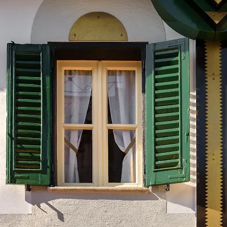 Apartment The - Frida